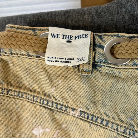 We The Free Moxie Low Slung Pull On Barrel Jeans Acid Wash 30L Fits 36x28 Y2K - Picture 6 of 8